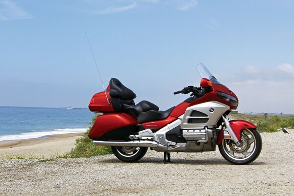 Moto roja irá a la mujer