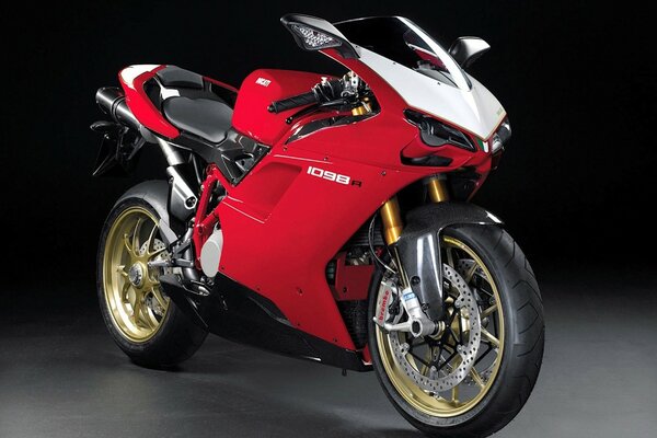 Superbike di colore rosso brillante