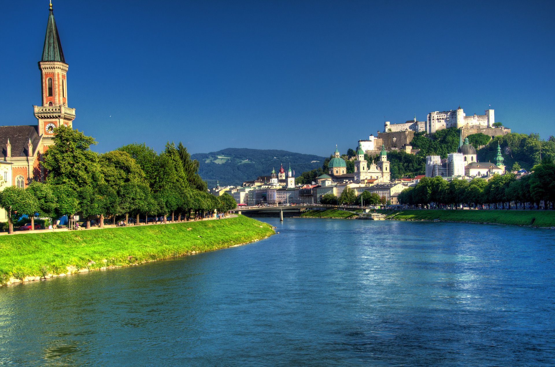 salzburg austria rzeka salzach rzeka salzach promenada most katedra zamek drzewa