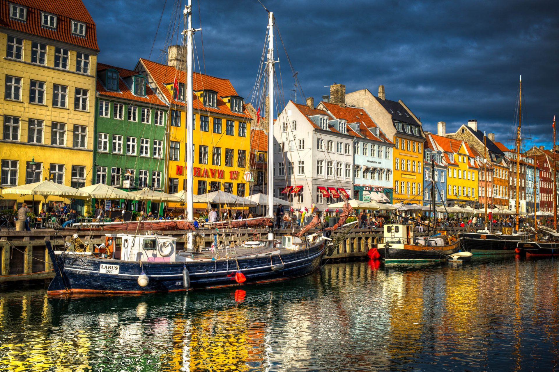 nyhavn nowy port kopenhaga dania nyhavn nowy port kanał nabrzeże statki budynki