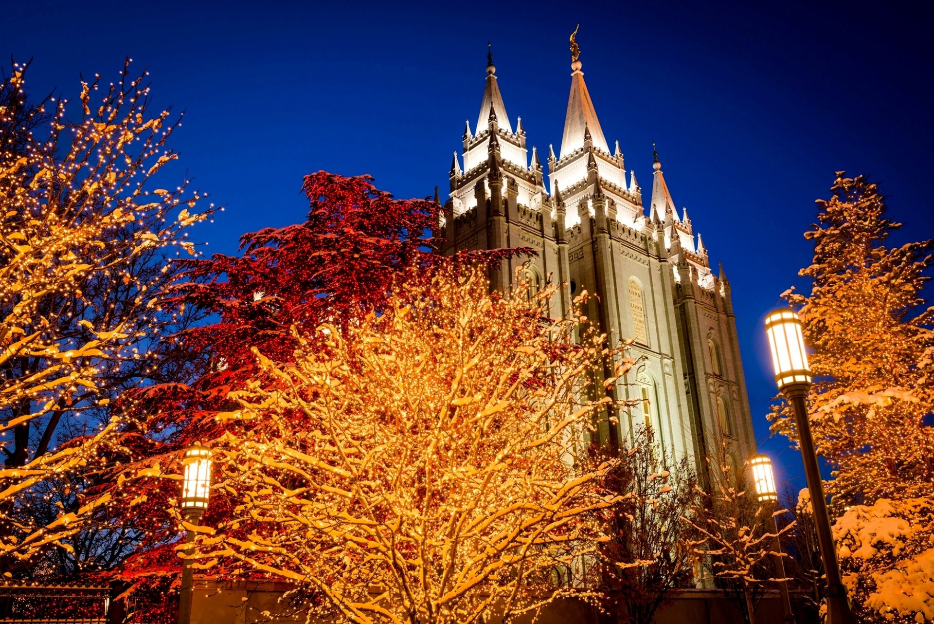 utah temple square salt lake city usa united states of america night city square church winter holidays trees lights garlands lanterns light