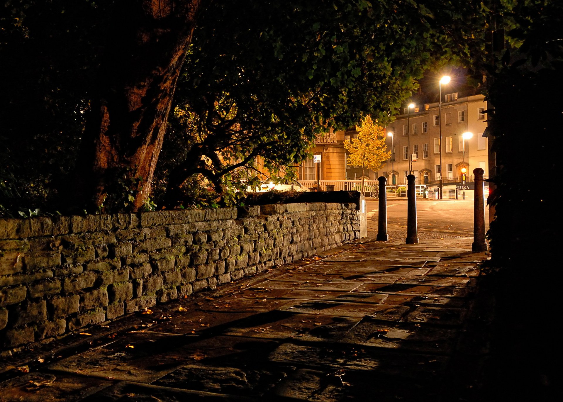 united kingdom clifton bristol night pavement lamps street town photo