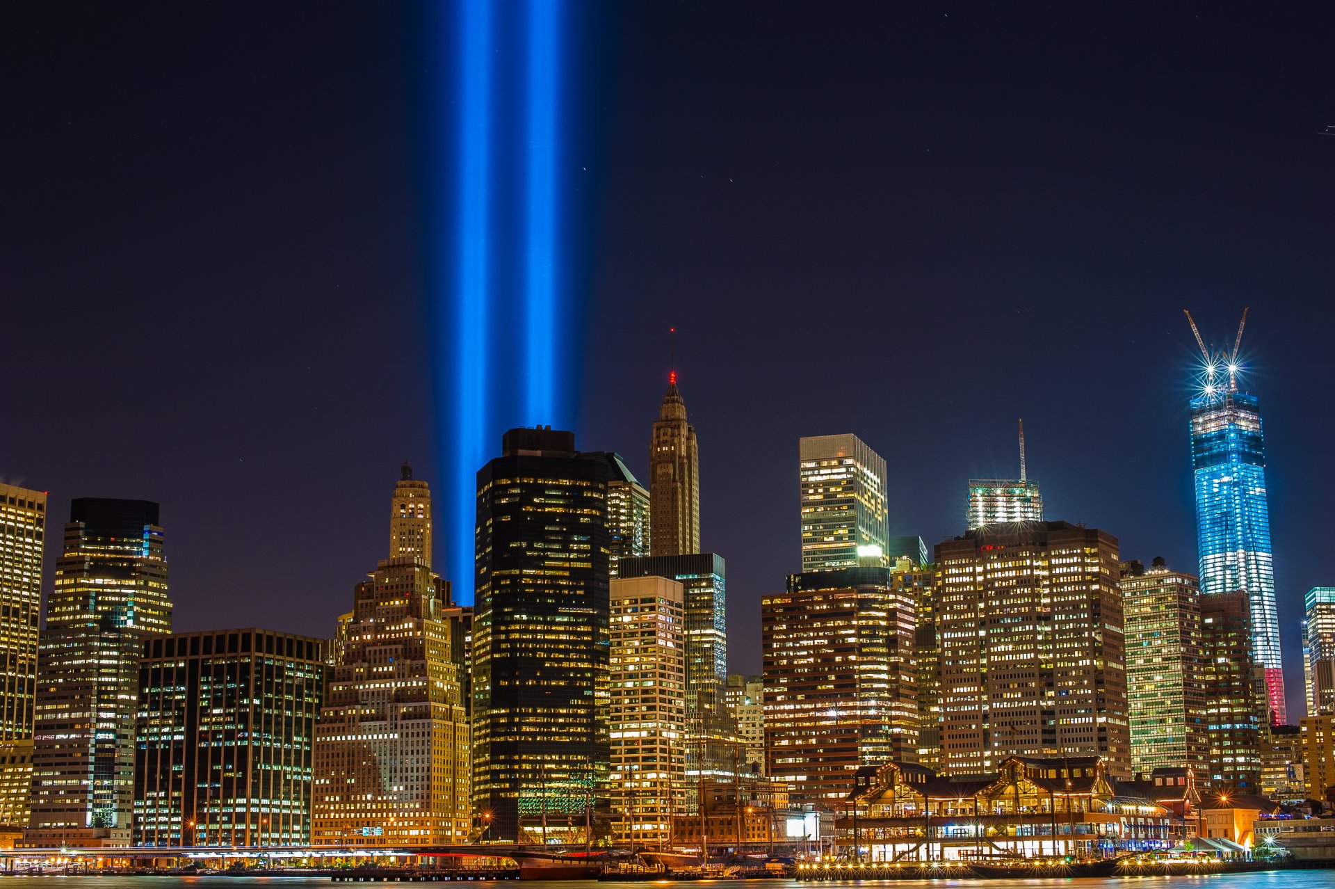 brooklyn estados unidos nueva york ciudad noche metrópolis luces haz foco rascacielos