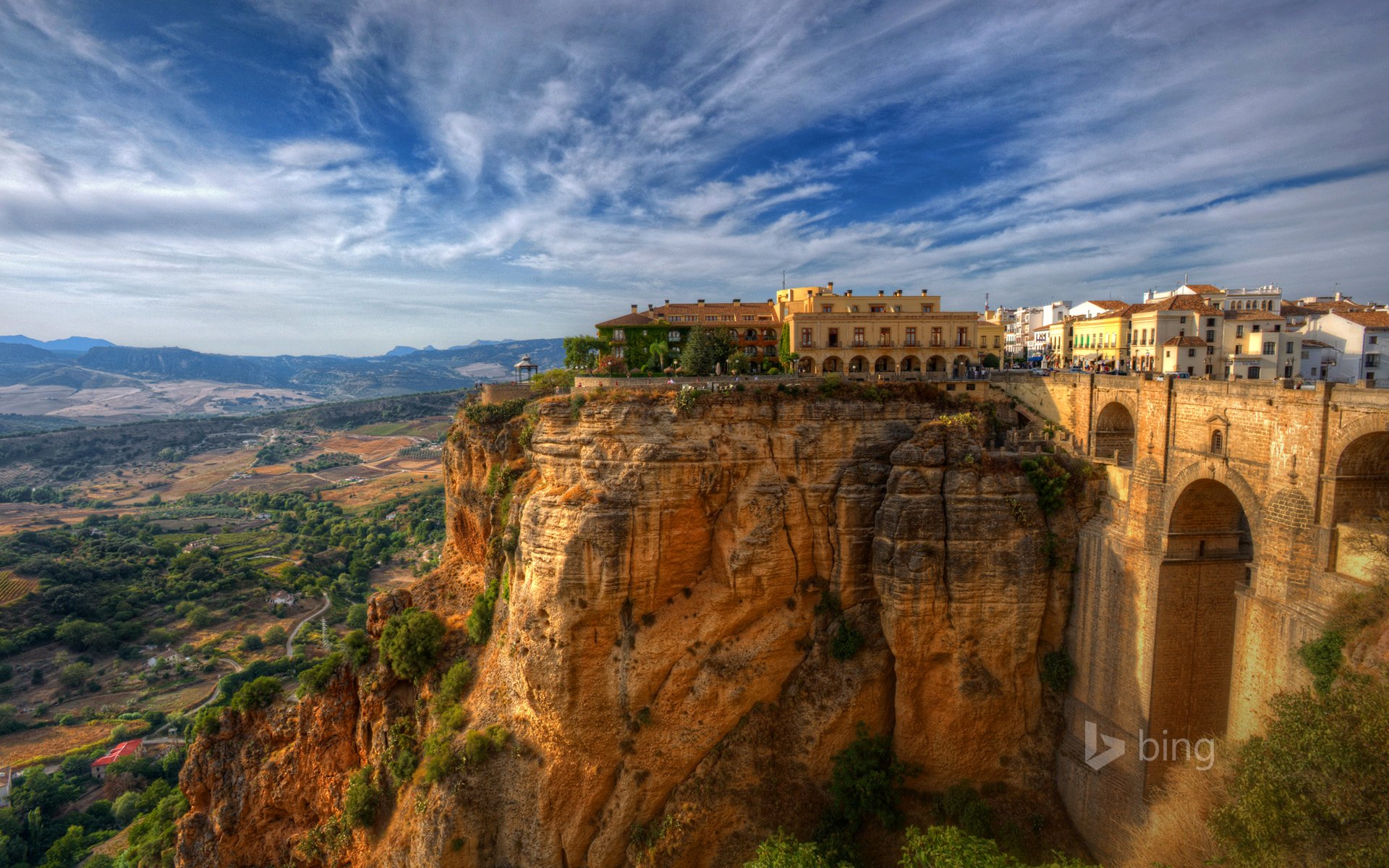 ronda malaga hiszpania krajobraz klify domy niebo most