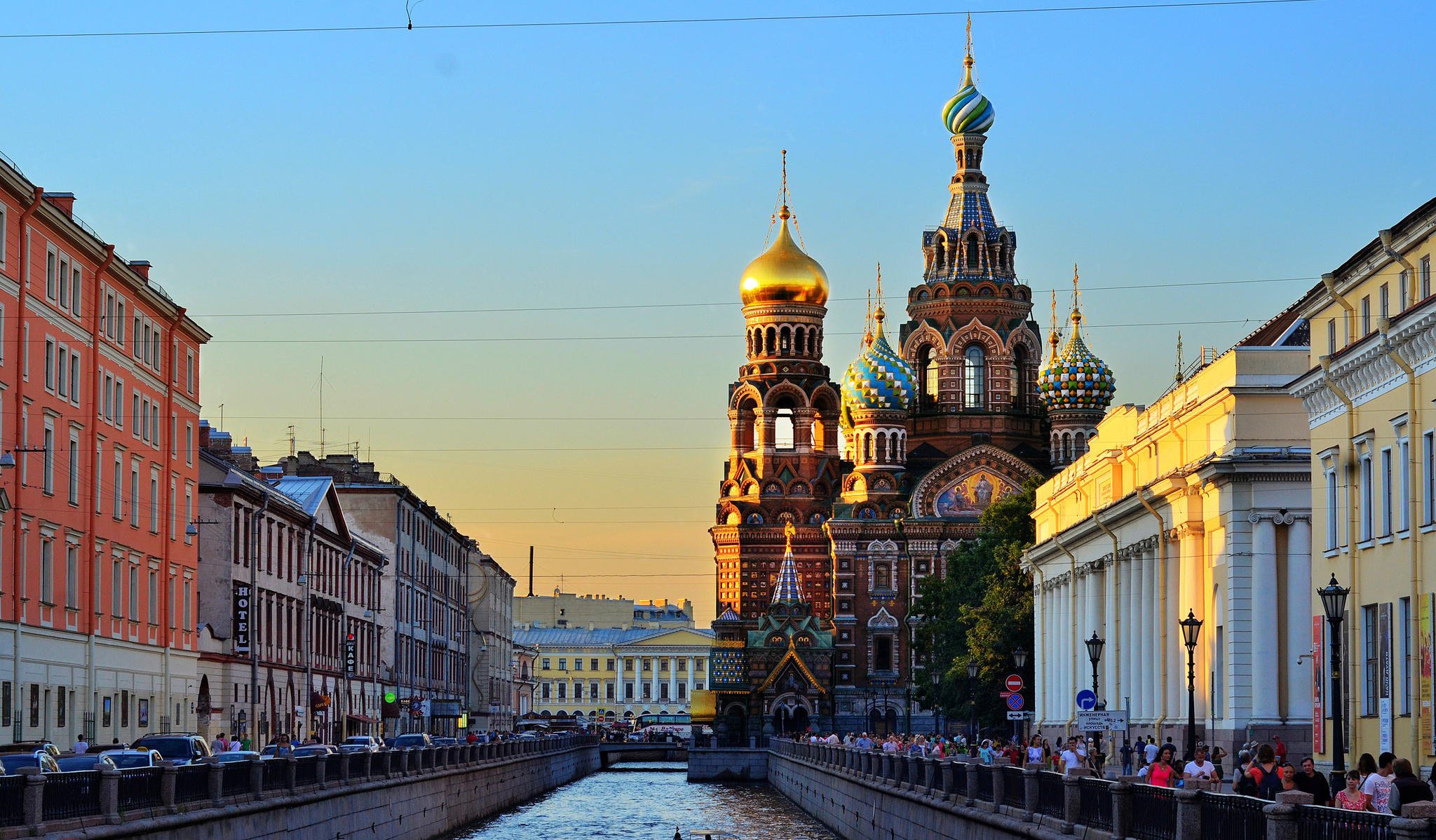 san petersburgo peter rusia terraplén canal río sabor spasa on blood