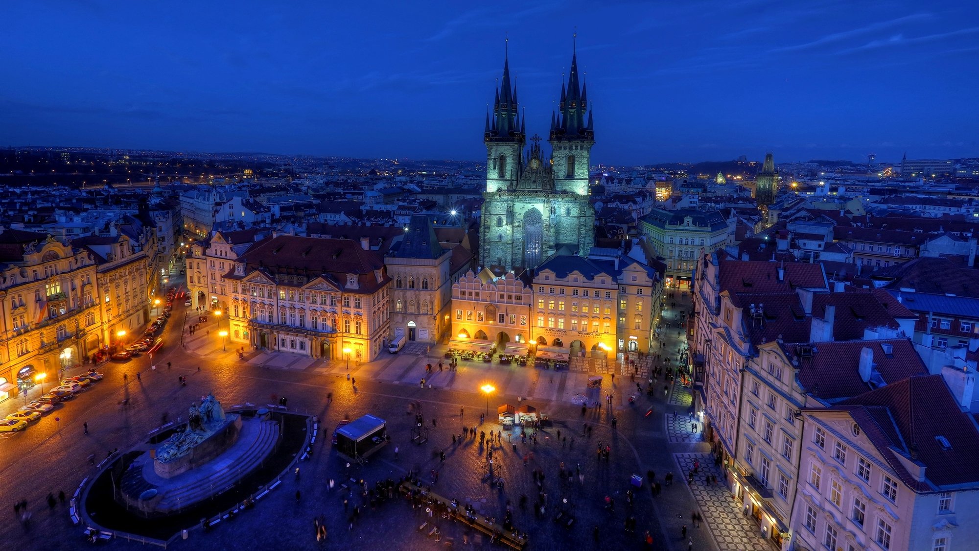 praha prague czech republic czech česká republika republic town staré město stare mesto staroměstské náměstí old town square týnský chrám tyn church night buildings roof street road architecture people light lamp