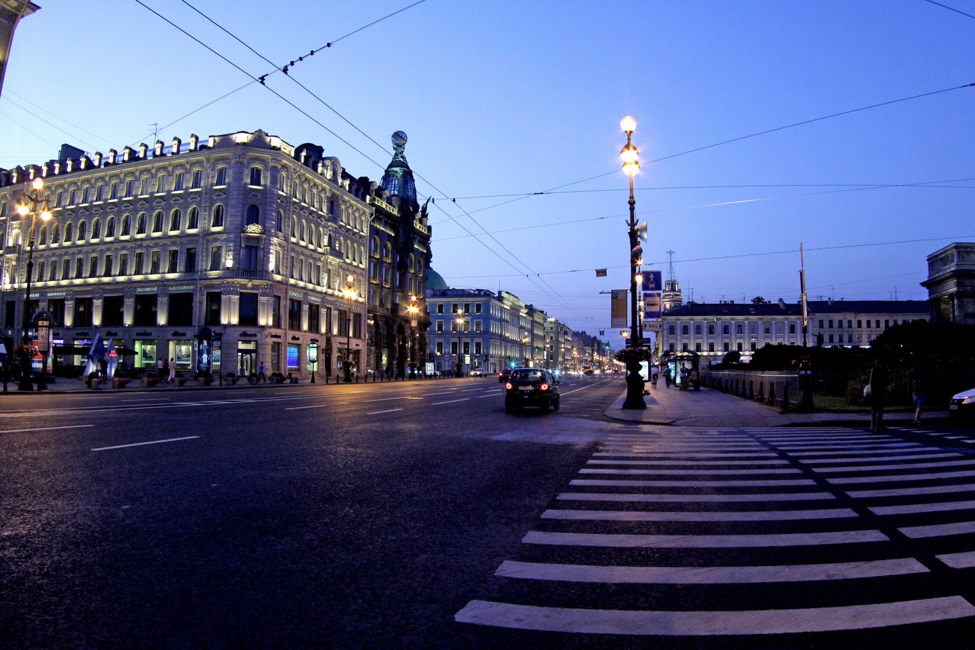 san pietroburgo leningrado peter san pietroburgo russia san pietroburgo prospettiva nevsky strada traffico auto vk singer