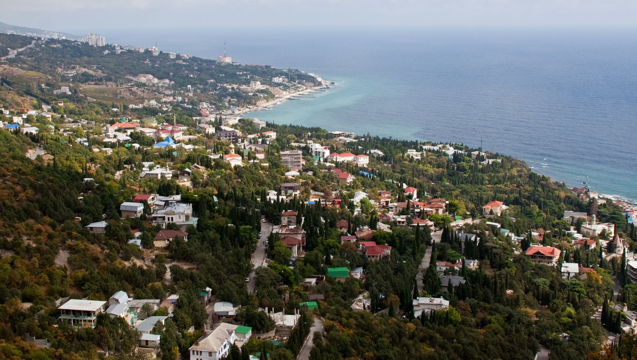 coast house crimea yalta from the top town photo