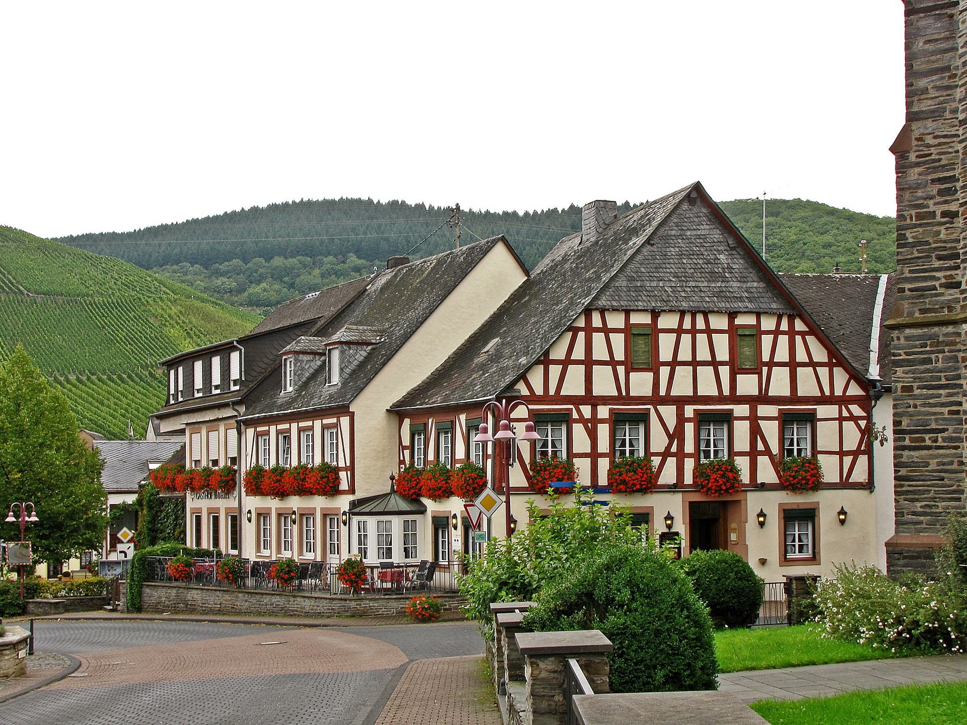 deutschland feldenz stadt häuser straße zaun