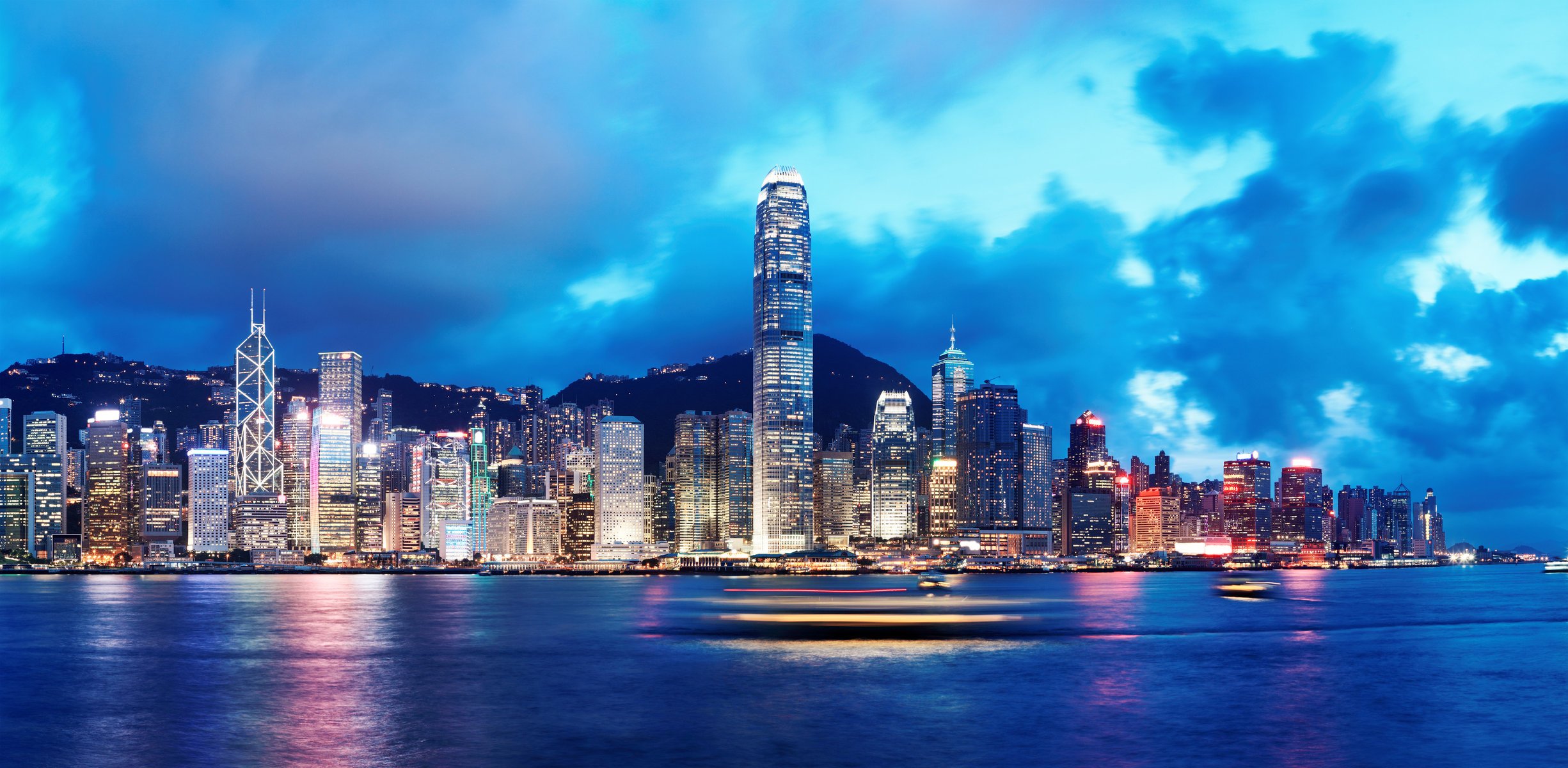 hongkong china stadt skyline lichter meer fluss nacht himmel wolken natur horizont lichter schiffe gebäude