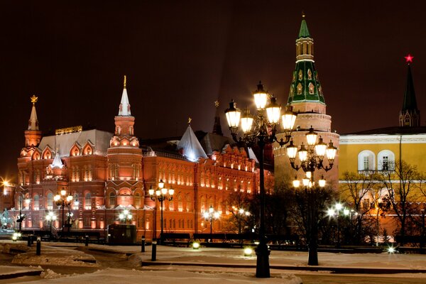 Place rouge du soir d hiver