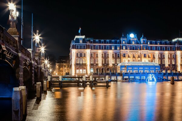 Das Licht der Nachtlaternen von Amsterdam