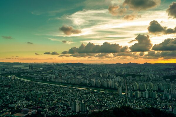 Seúl al amanecer a vista de pájaro