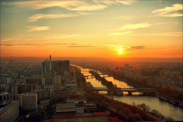 Paris Dämmerung Blick auf den Fluss