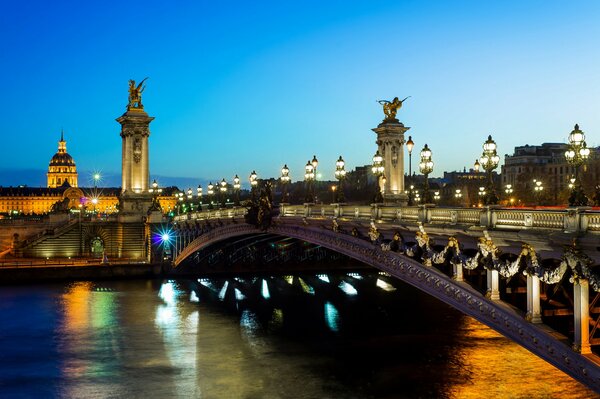 Voyages en France architecture du pont de Paris