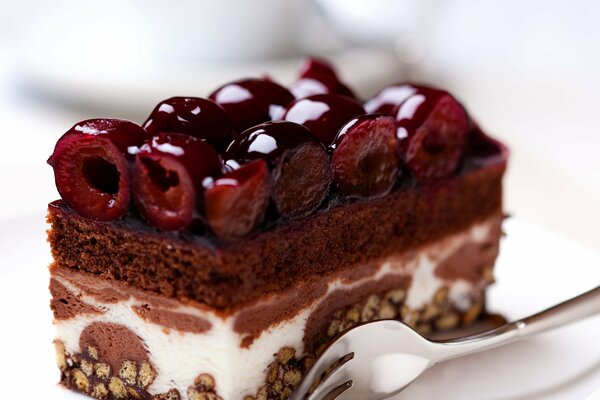 Gâteau au chocolat sucré aux baies