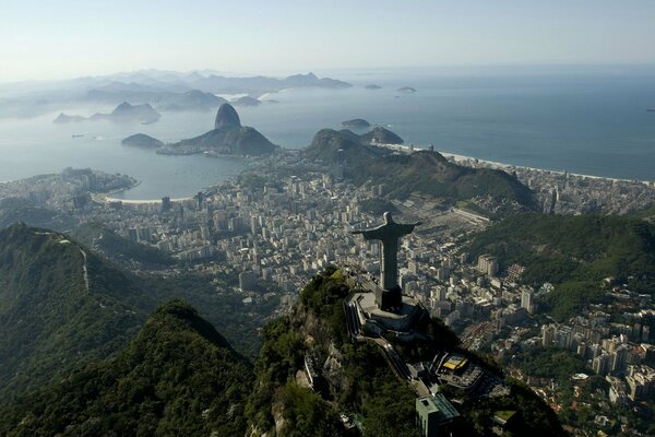 Statua a Rio de Janeiro vista dall alto