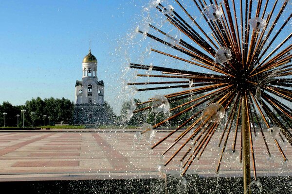 Chapelle de la fontaine dans la place Kamensk-Oural