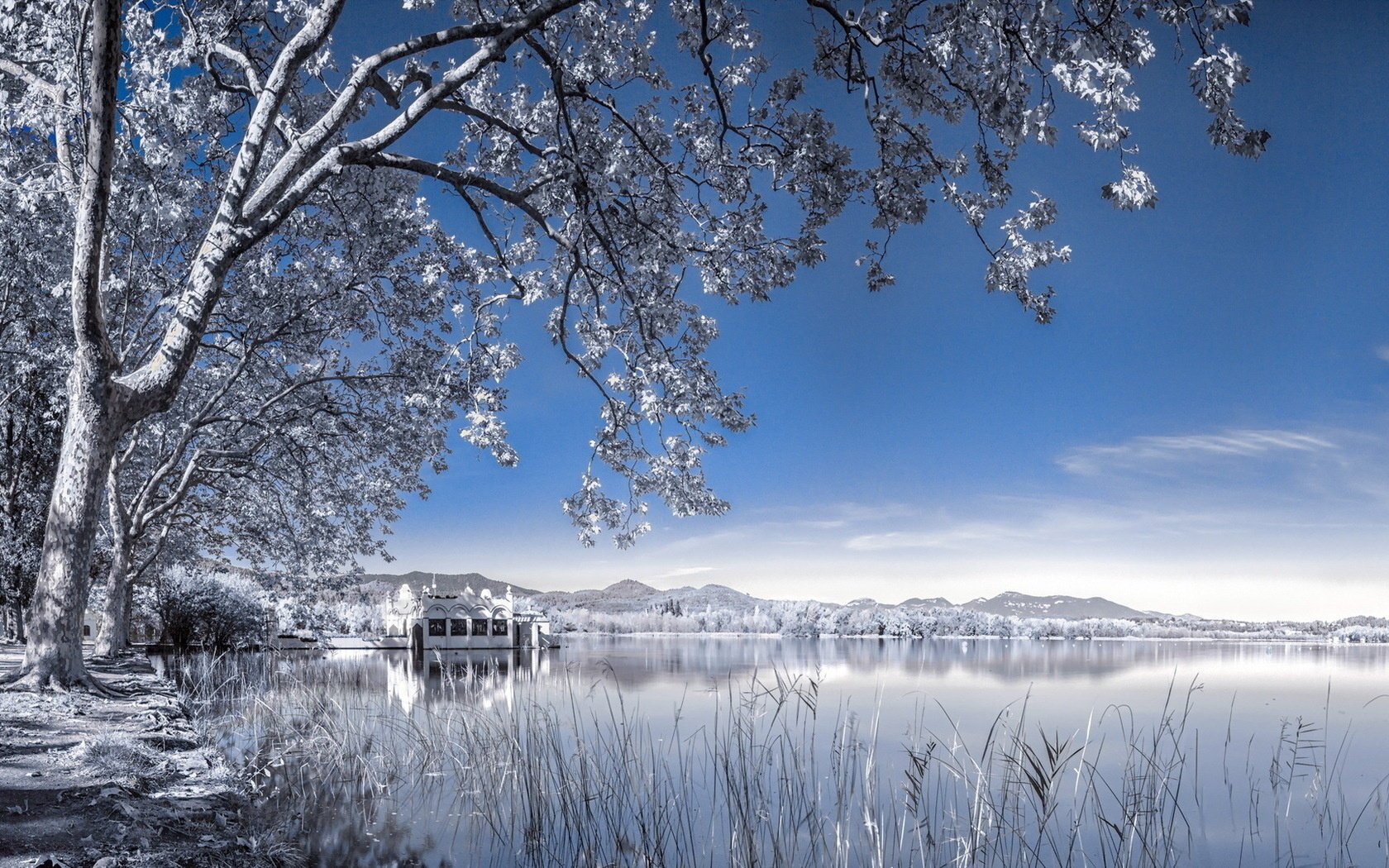 infrared paesaggio lago