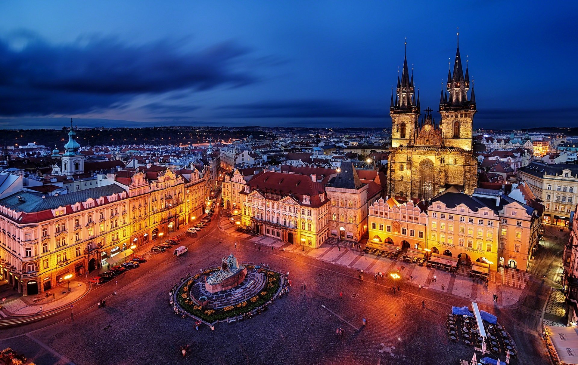 praga checo česká republika staroměstské náměstí staré město týnský chrám república checa república checa plaza de la ciudad vieja stare mesto templo de tyn ciudad noche iluminación plaza arquitectura edificios