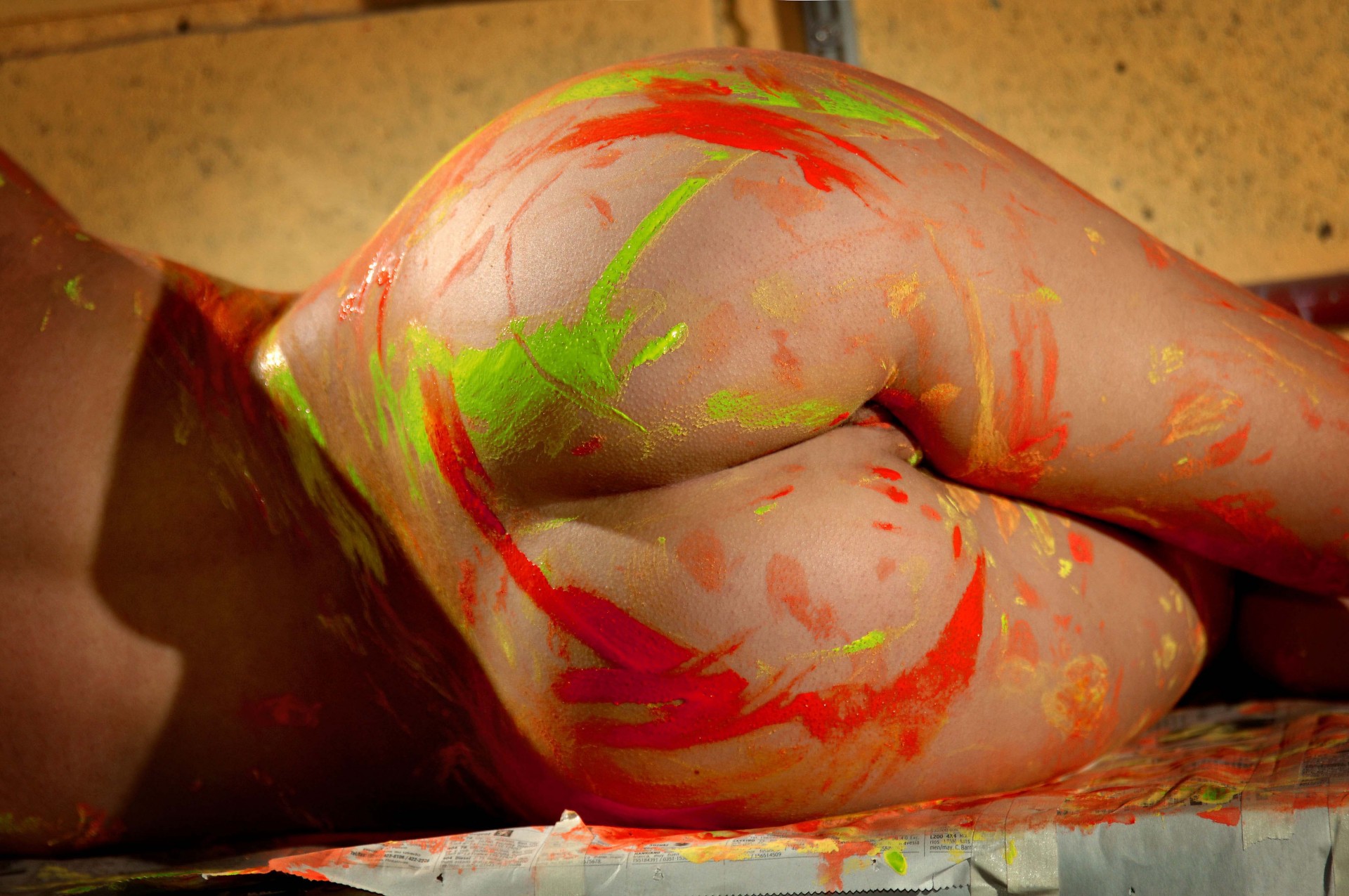 ass paint revelation bodypainting