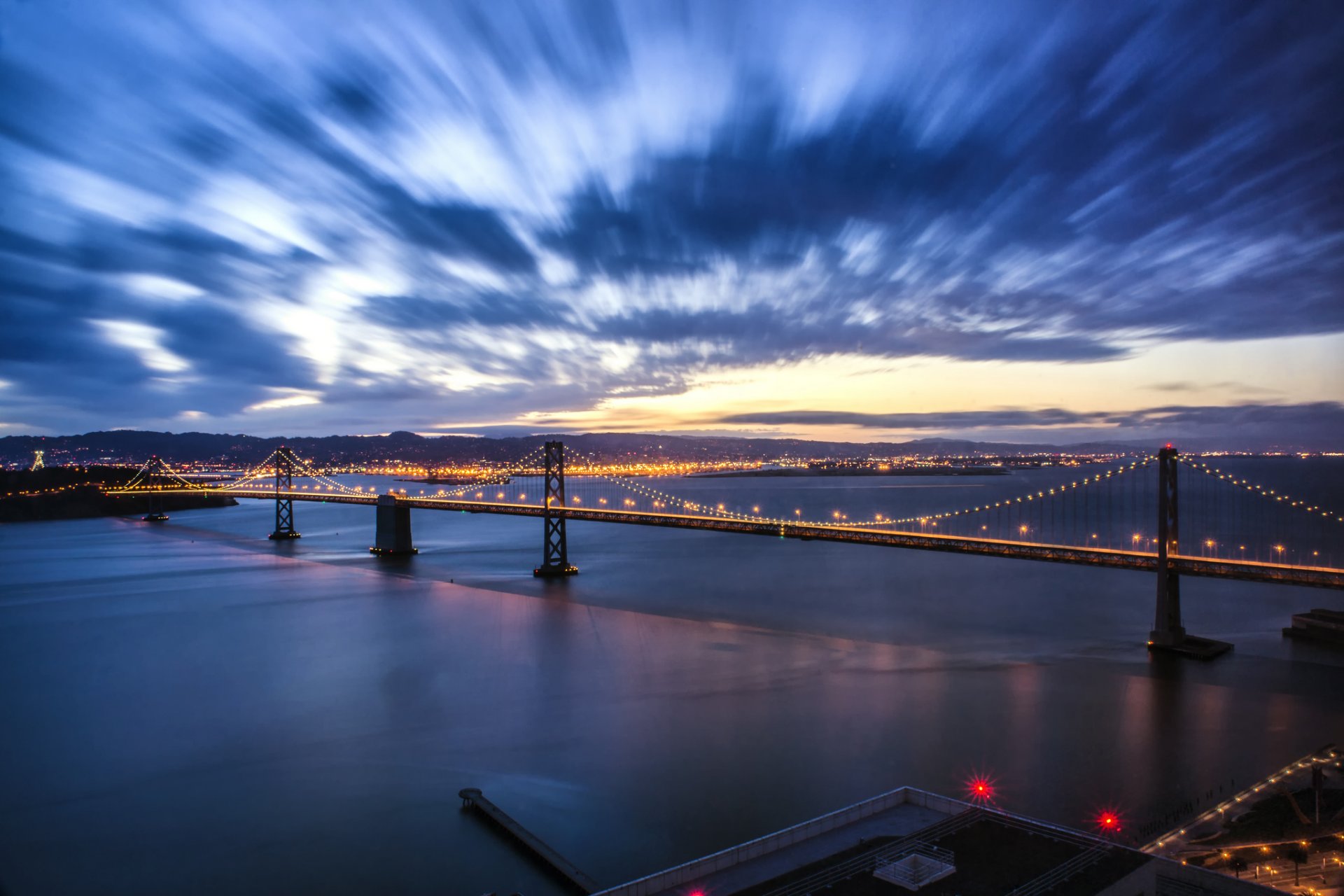 usa san francisco kalifornia bay bridge most zatoka port światła oświetlenie podświetlenie wieczór zachód słońca niebo chmury