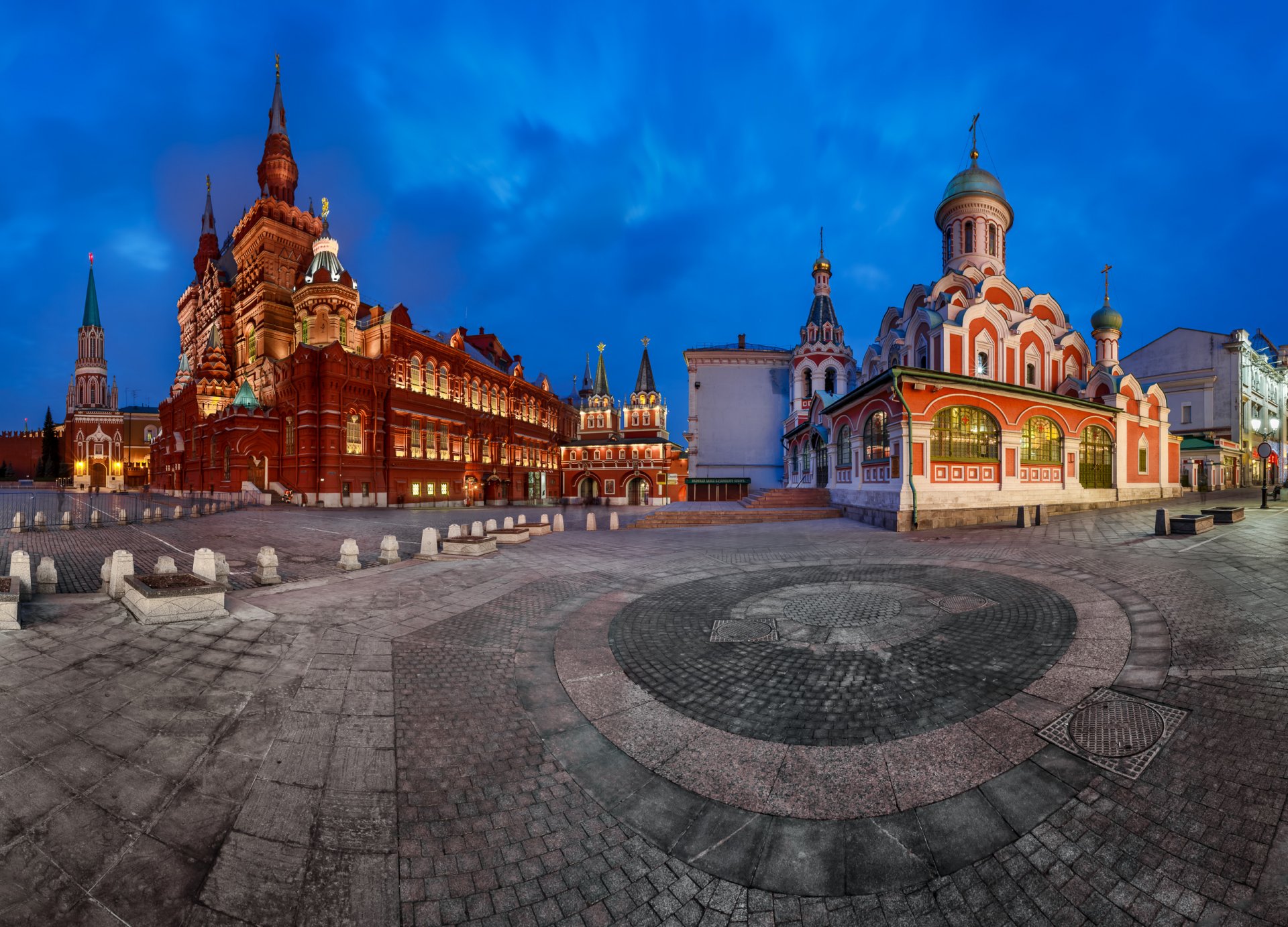 rotes quadrat kreml historisches museum voskresensky gate kasaner kathedrale moskau russland roter platz