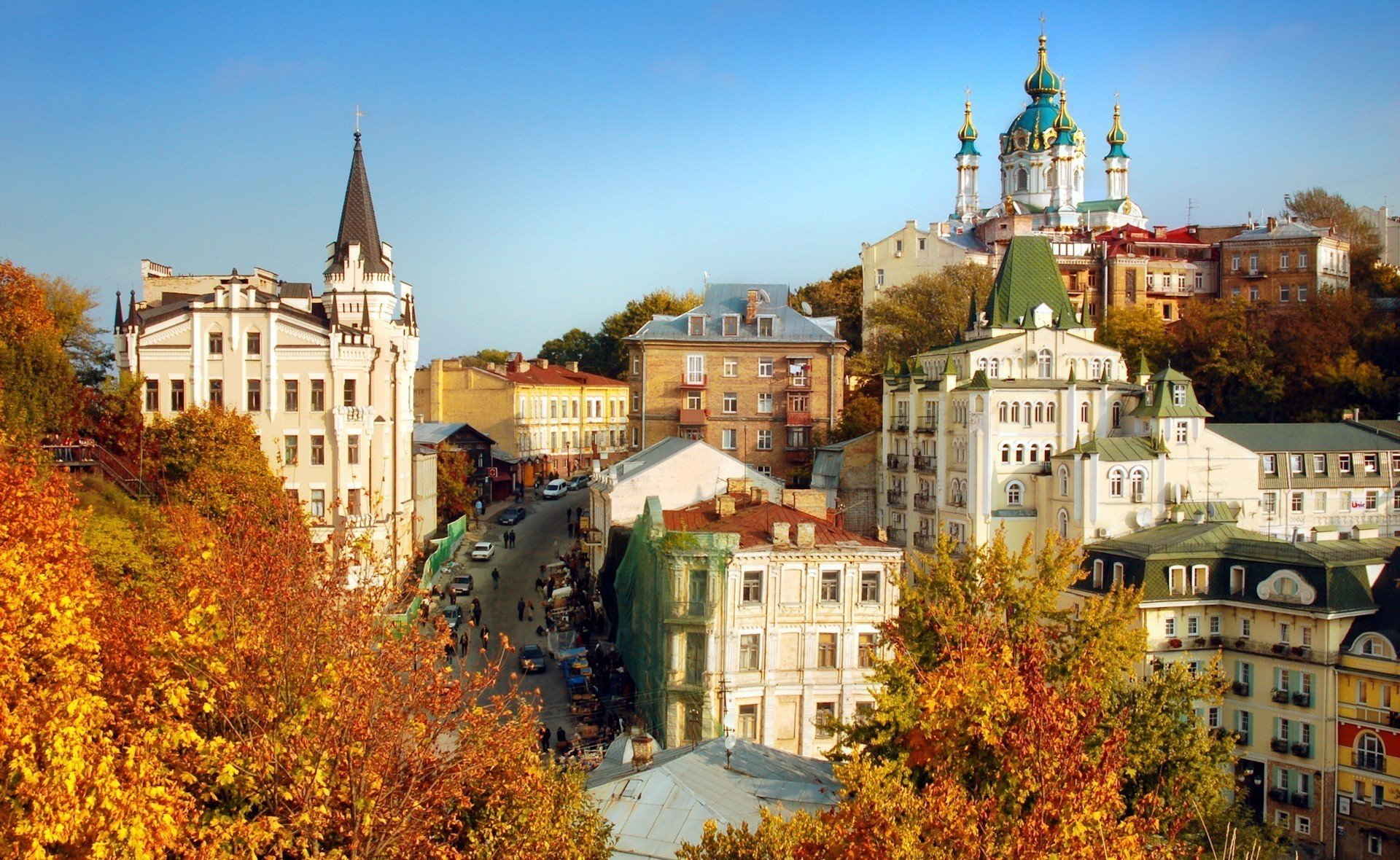 ukraine kiew st.-andreas-kirche häuser bäume herbst