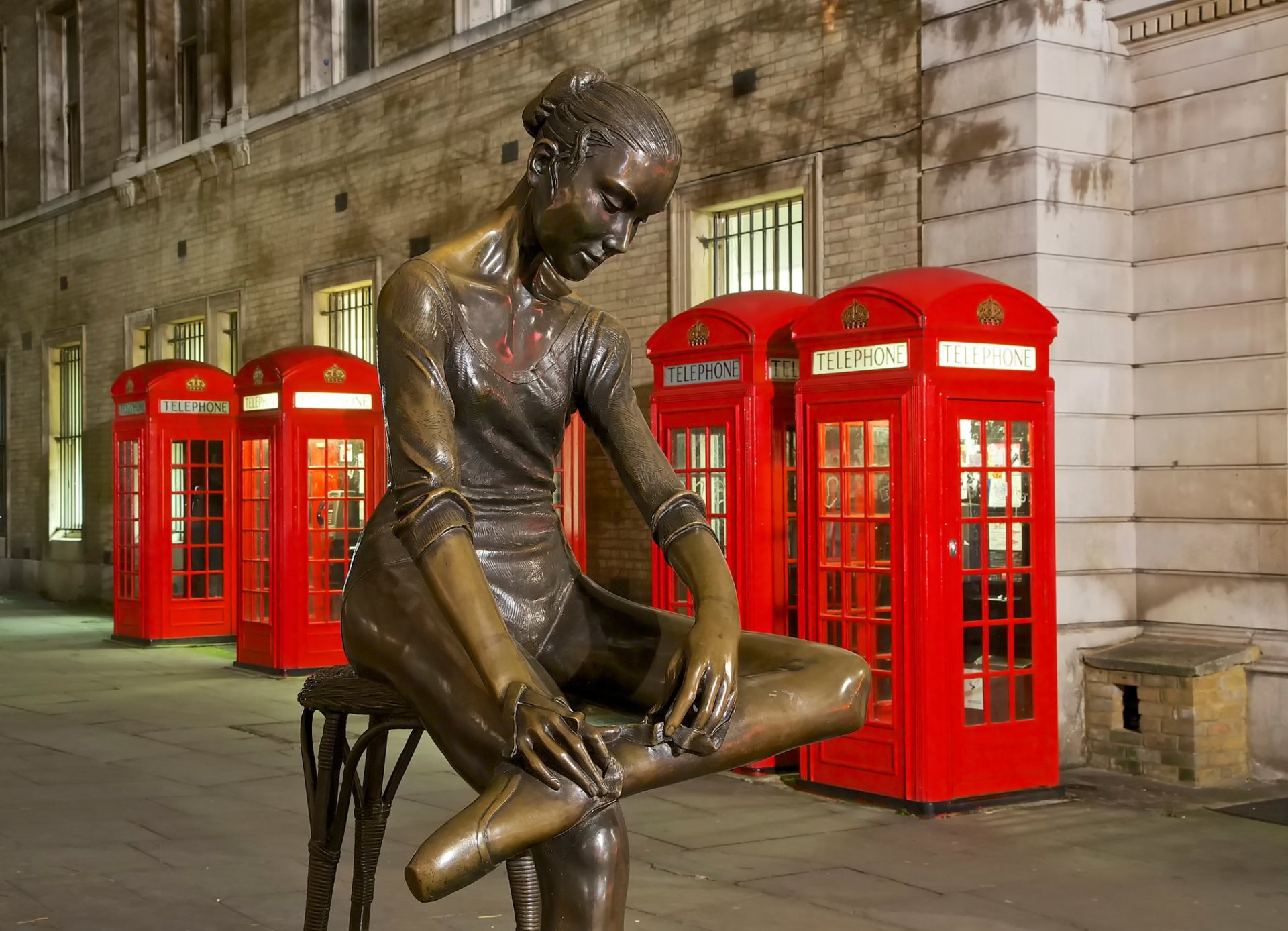 enzo plazzotta sculpture jeune danseuse ballerine londres