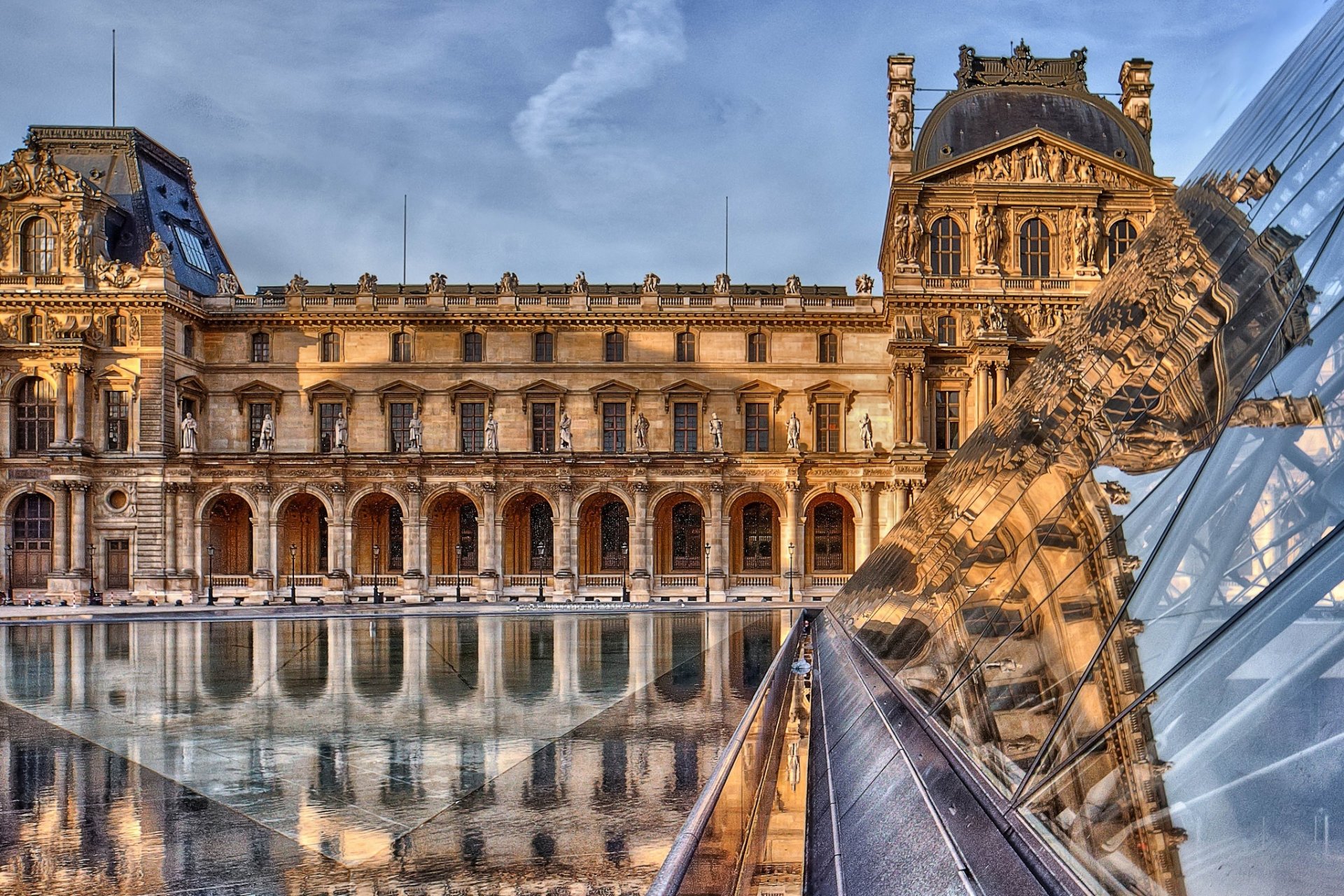 louvre parís francia pirámide museo reflexión arquitectura