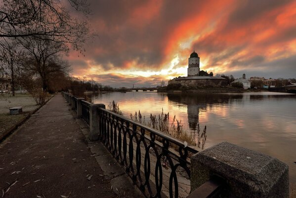 Aube dans les couleurs vives en Russie