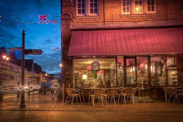 Calle de la cafetería de la ciudad en Inglaterra