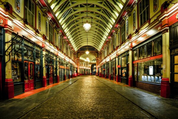 Vitrines de luxe des vieilles rues de Londres