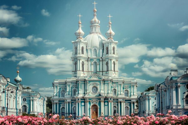 Смольный монастырь в Санкт Петербурге