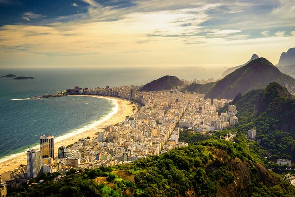 Piękna plaża w Rio de Janeiro Copacabana