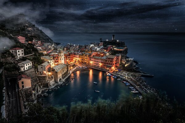 Bahía en Italia, vista de la costa