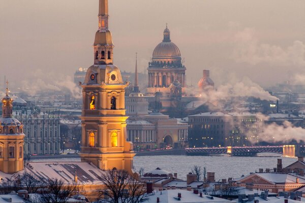 Soirée, vue de Saint-Pétersbourg d hiver