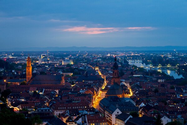 La ville de nuit allemande est l heure du foyer