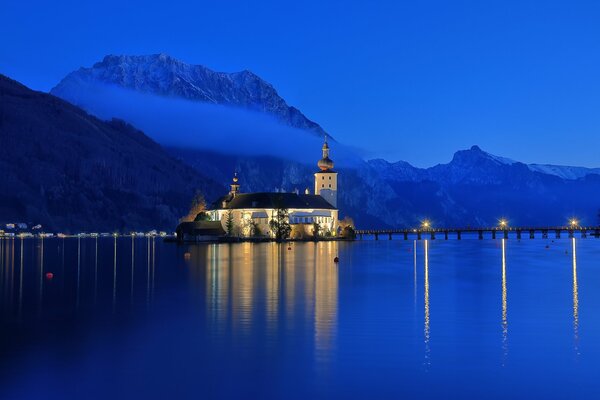 Lago Traunsee nella città di Gmunden