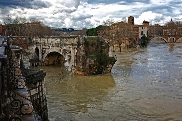 Les coulées d eau inondent l Italie