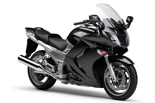 Moto estetica nera yamaha