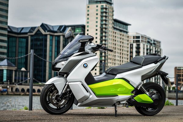 Moto elettrica BMW a Londra