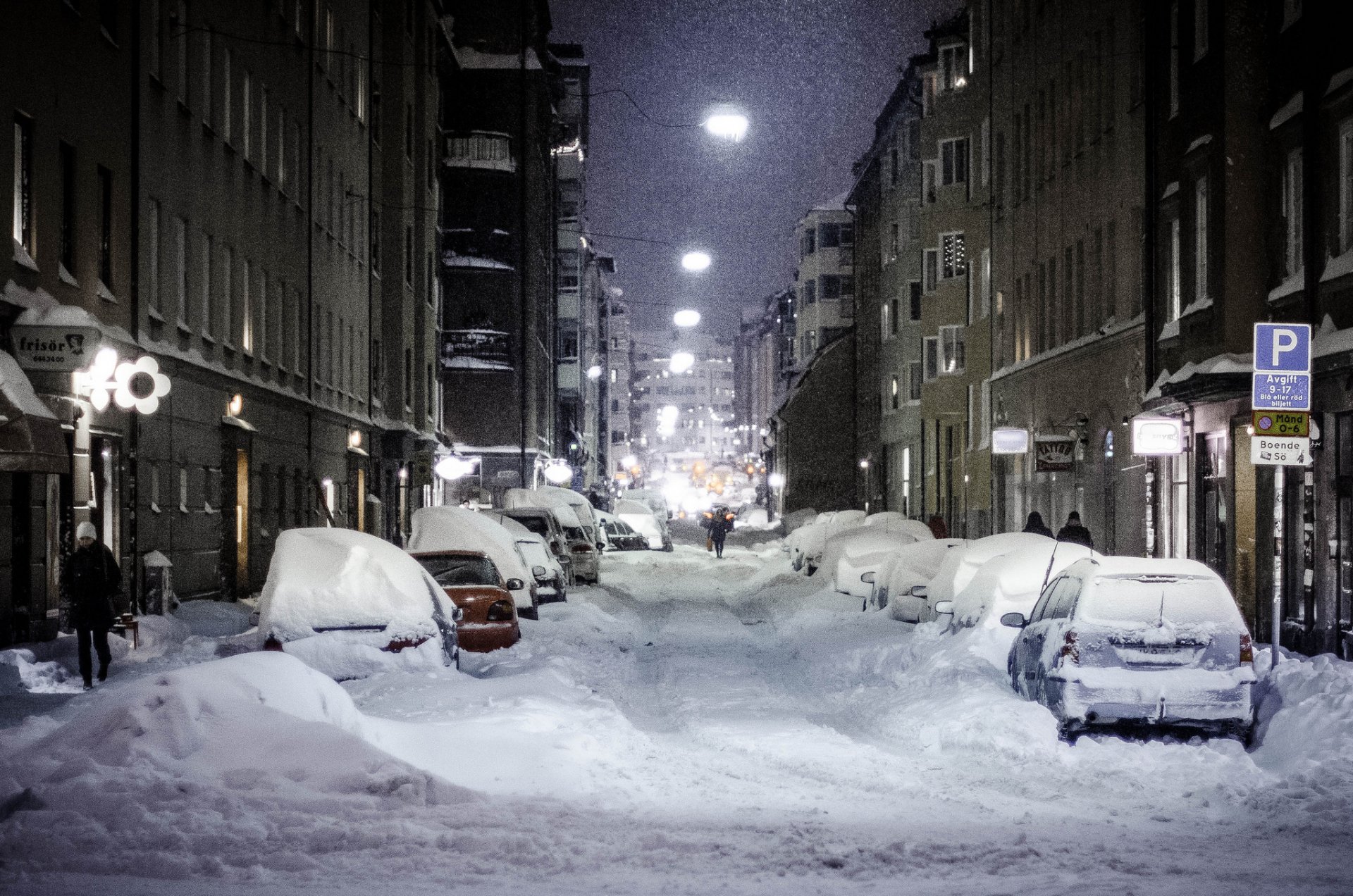 ciudad noche calle linternas nevadas