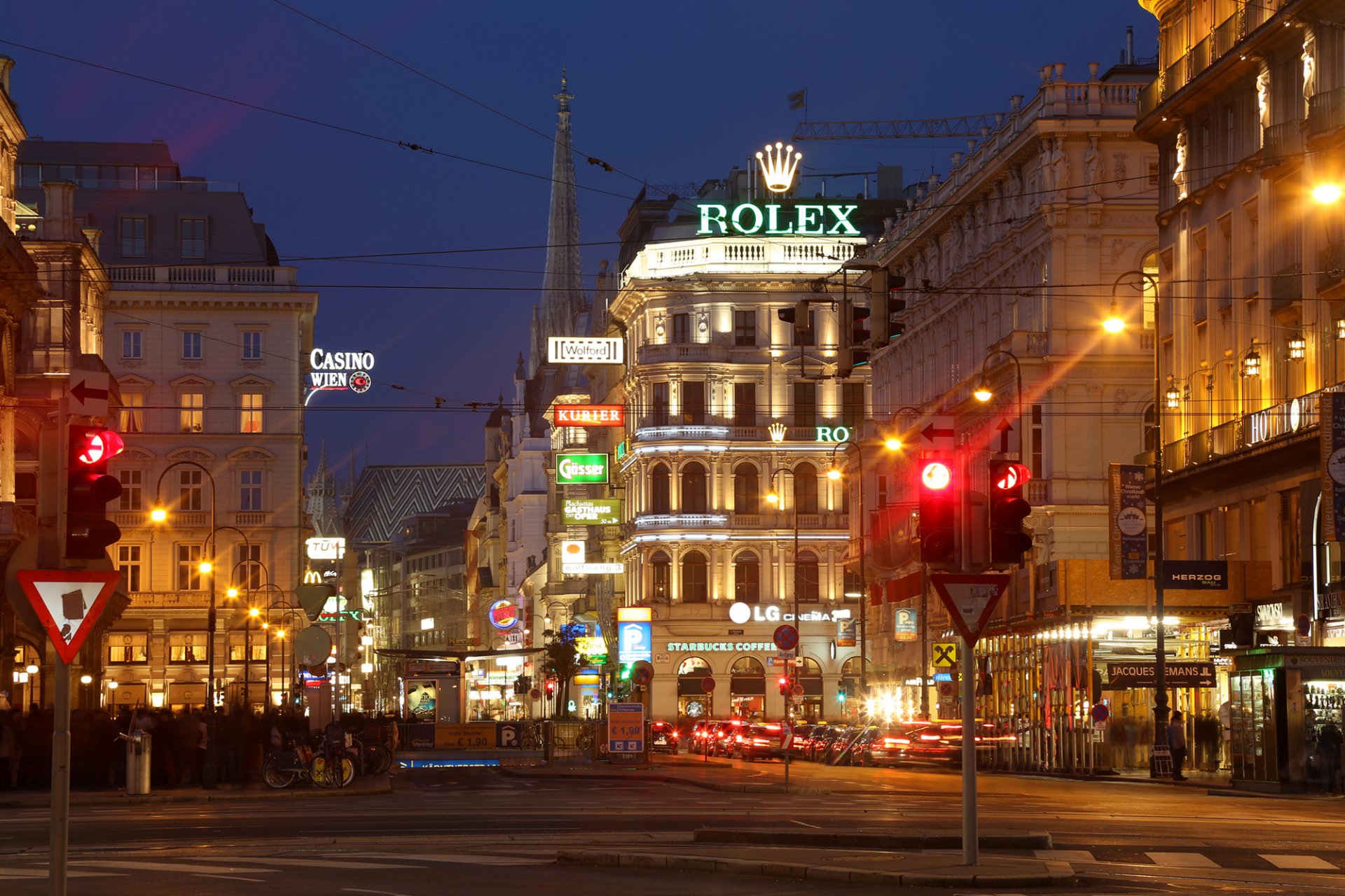 viena austria kerntnerstraße ciudad noche calle luces carretera semáforo edificios tiendas cafés