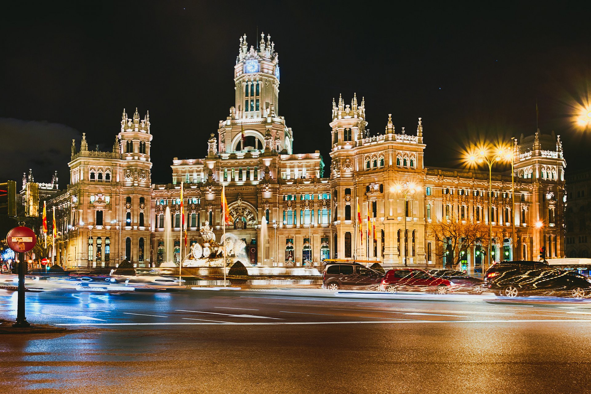 madrid españa palacio de cibeles ciudad noche edificio arquitectura carretera coches asfalto luces exposición