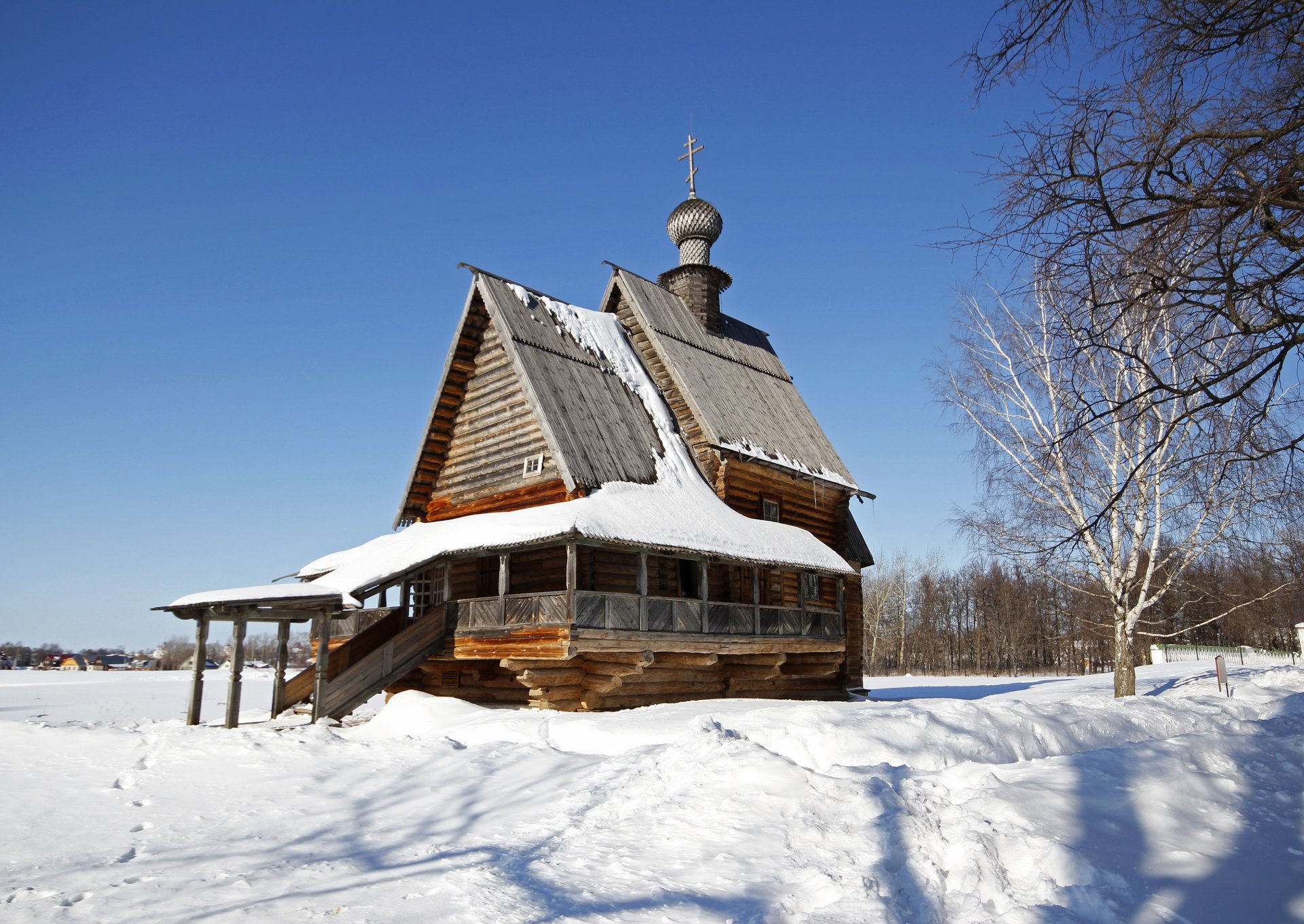 templo monasterio. catedral rusia invierno suzdal iglesia de san nicolás nieve madera ciudad