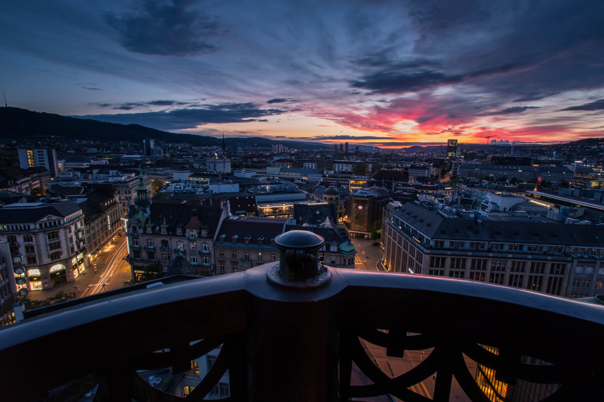 zürich abend sonnenuntergang dämmerung lichter blick vom balkon