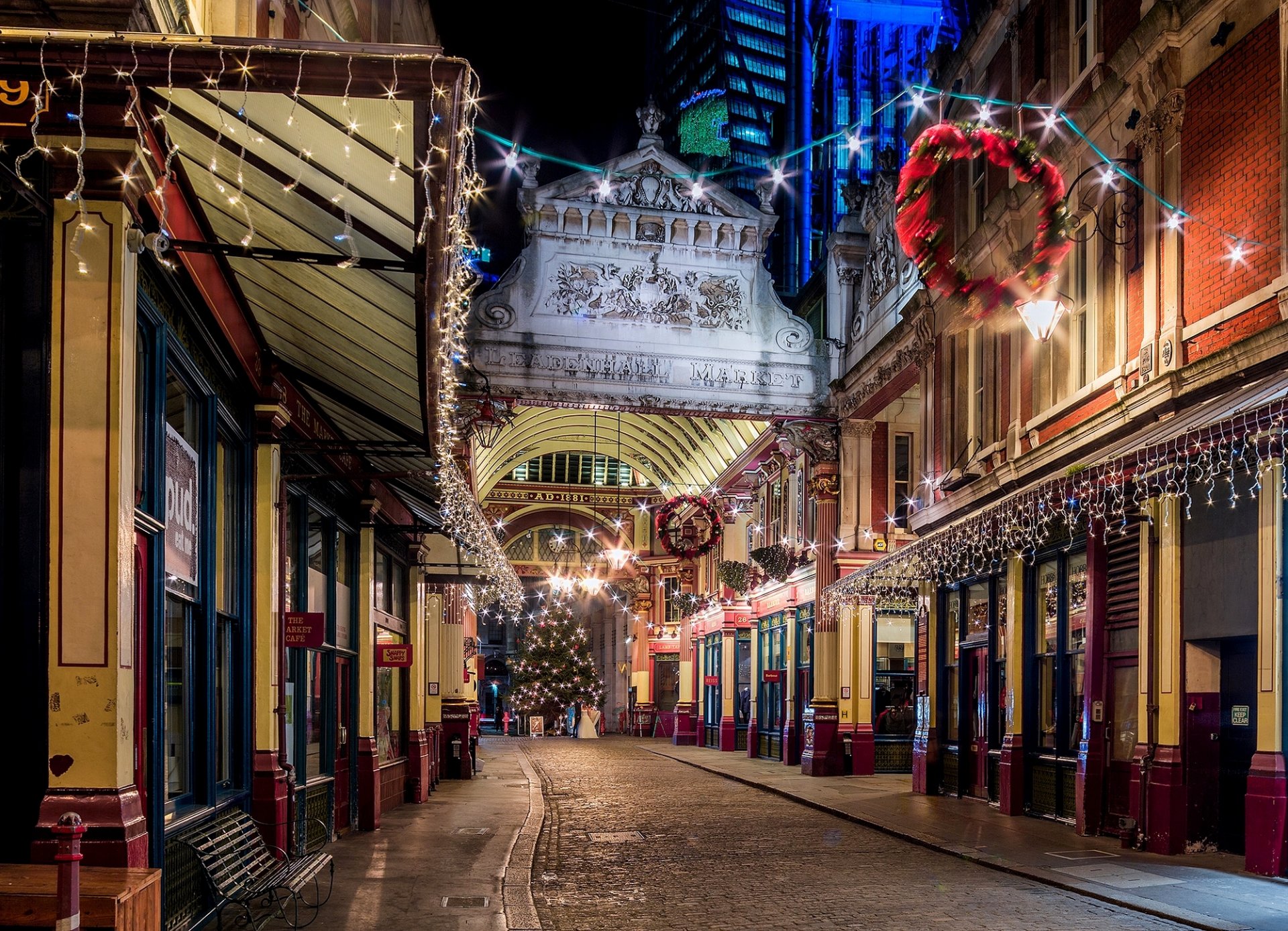 londra inghilterra regno unito città notte sera strada luci ghirlande luce strada albero di natale natale negozi case edifici vacanze inverno