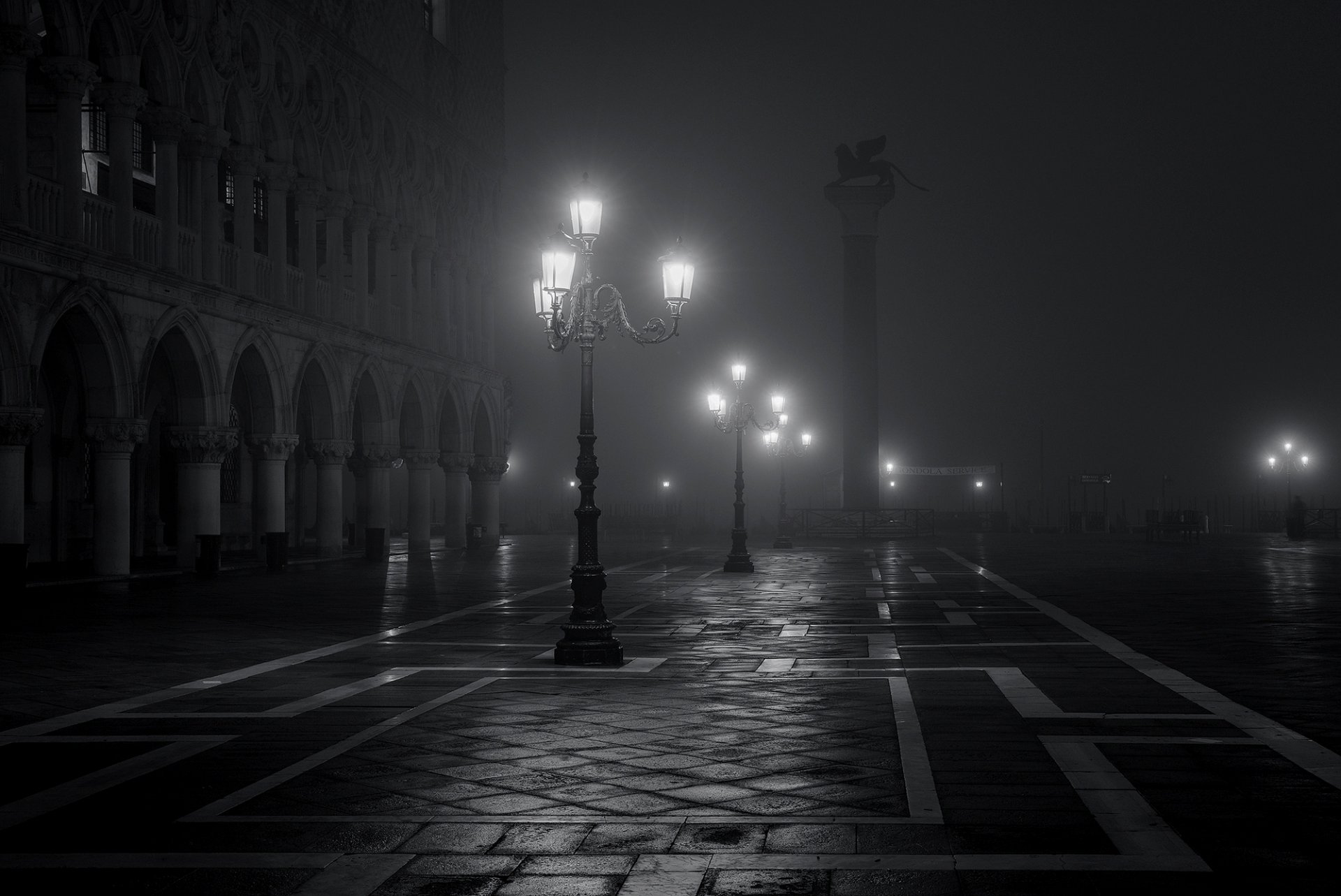 venise italie place saint-marc ville nuit brouillard lanternes noir et blanc