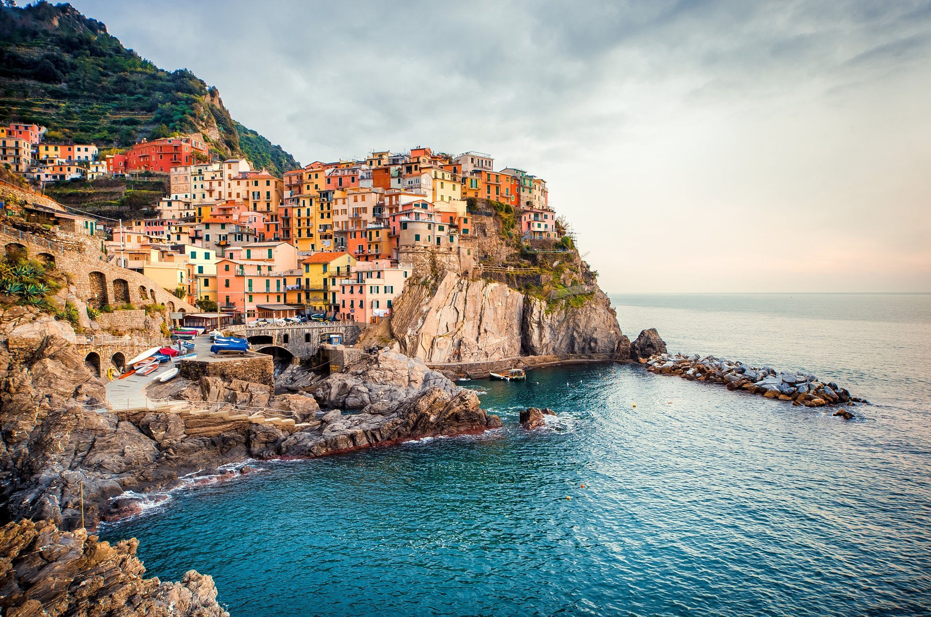 manarola province della spezia province cinque terre cinque terre italy city houses buildings coast ligurian sea rocks rocks landscape